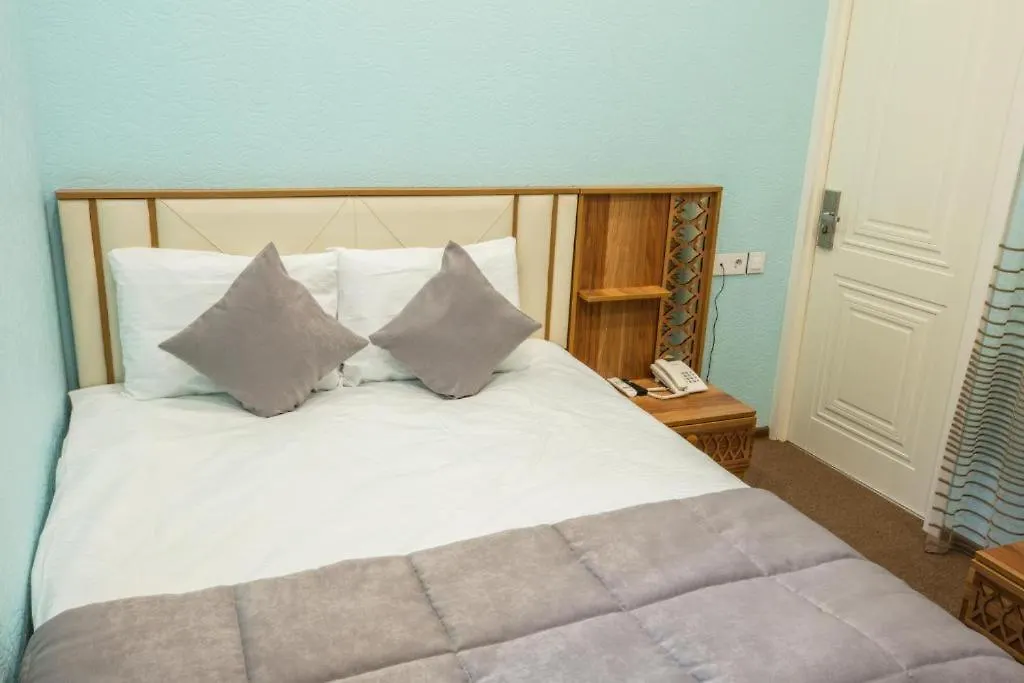 Prestige Hotel באקו 3*,